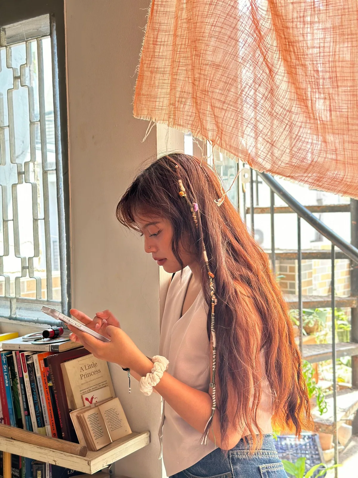 Hairwrap và hairclip được làm tại workshop